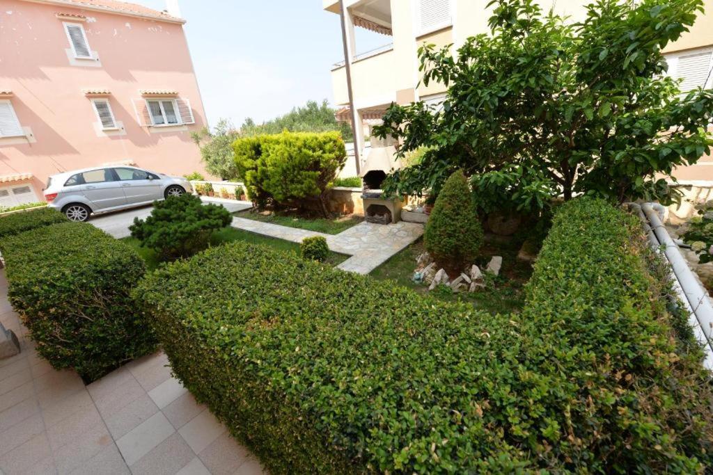 Apartments Niko Novalja Εξωτερικό φωτογραφία