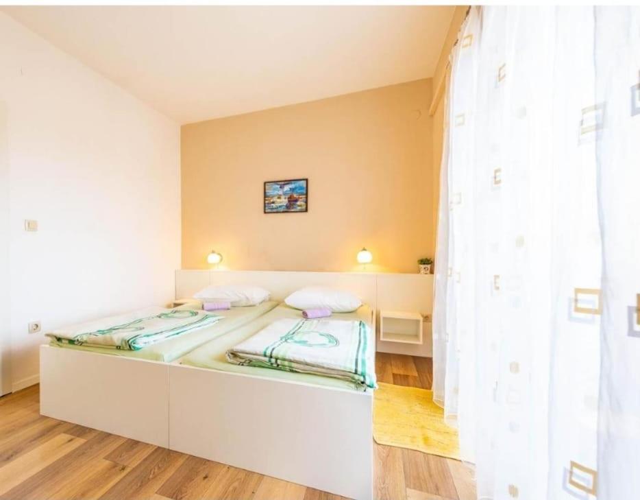 Apartments Niko Novalja Εξωτερικό φωτογραφία